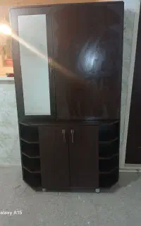 جاکفشی و جا لباسی