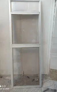 یک عدد درب توری و پنجره آلومینیومی  .درحدنو.
