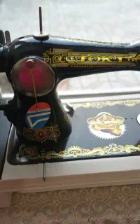 چرخ خیاطی جوان