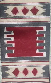 گلیم دست بافت با پشم