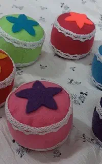 جاسوزنی نمدی دست‌ساز  مناسب خیاطی و هدیه