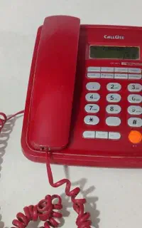 تعدادی تلفن رومیزی