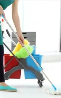 خدمتکار نظافتچی