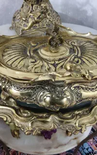 آجیل خوری سه تیکه