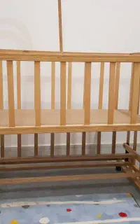تخت(گهواره)کنار مادر چوبی