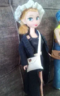دوتا عروسک خارجی