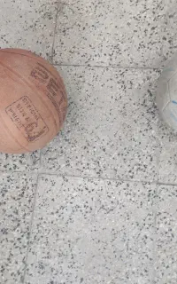 توپ والیبال و فوتبال