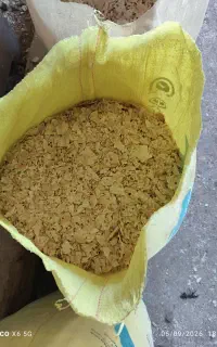 نان خشک و تخم مرغ محلی