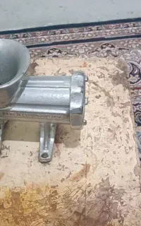 چرخ گوشت دستی چهار پایه