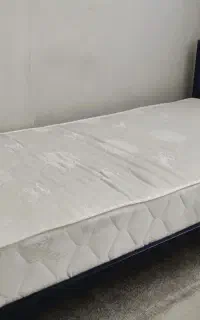 تخت فلزی سالم و نو