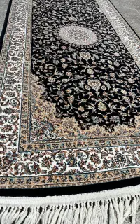 فرش ۱ در ۴ کاملا سالم و بسیار نو ۱۰ تومن