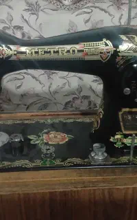 چرخ خیاطی خیلی قدیمی متور ۱۲۰ ساله