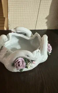 شکلات خوری بسیار قدیمی