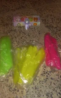 مقداری فرفره و ناخون گیر بچگانه