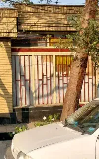 فروش مغازه و دو واحد مسکونی