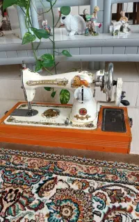 چرخ خیاطی باقدمت و عتیقه