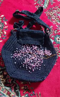 کیف بافتنی و گلدوزی، کار دست