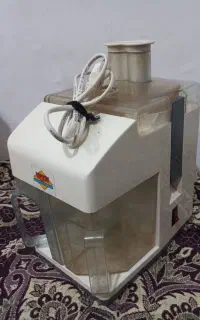 آبمیوه گیری و قابلمه