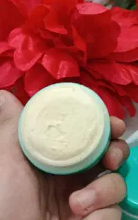 کرم بشدت روشن کننده وی آی پی