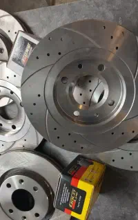 دیسک‌ ترمز پژو پارس 405.سوارخدار.و شیاردار با نصب