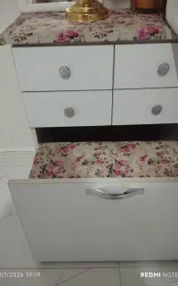 میز اتو و صندلی