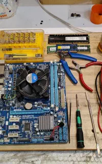 تعمیرات کامپیوتر و لپ تاپ و کنسول PS4