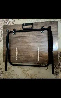 میز تحریر و‌کامپیوتر