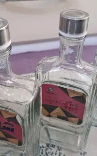 سه عدد شیشه بطری