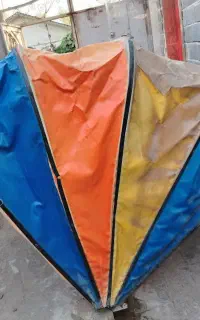 سایه‌بان مغازه کالسکه ایی