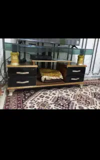 میز تلویزیون فروشی هست
