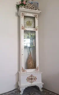ساعت ایستاده سفید