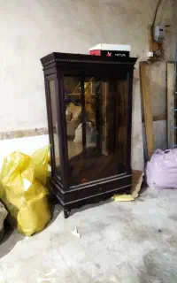 بوفه قهوه ای