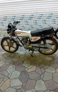 موتور سیکلت مدل93 200پرواز