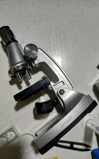 میکروسکوپ  دانش آموزی