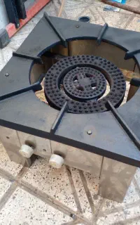 یک عدد اجاق گاز کم کار
