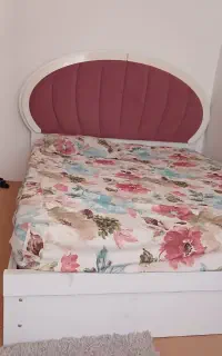 تخت و میز آرایش