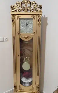 ساعت و ویترین