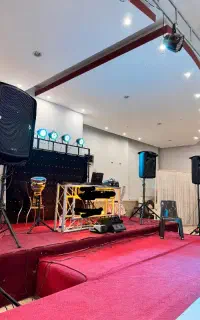 دی جی dj (خانم)