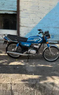 موتورسیکلت سوزکی شکوه در حد صفر