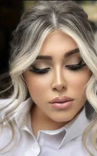 خدمات  رنگ مو ،کراتین،میکاپ،شنیون،اصلاح ابرو