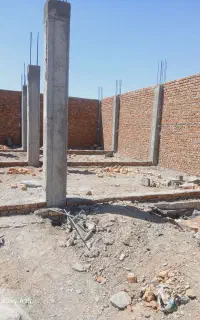 زمین ۲۱۵متری