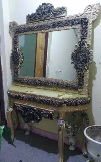 آیینه و کنسول بزرگ چوبی