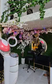 درختچه مصنوعی  با گلدان آماده نصب