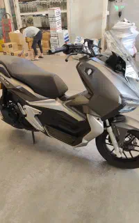 موتور سیکلت کویر AGV