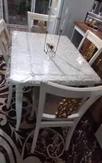میزناهار خوری ۴ نفره سالم در حد نو ۲۹