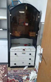 میز و ویترین کتابخانه