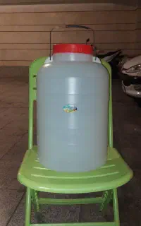 دبه پلاستیکی با درب پیچی