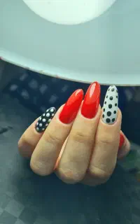 تخیفیف کاشت و ترمیم  ناخن فقط ۳۵۰