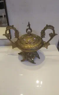 شکلاتخوری برنزی