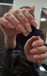 کاشت ناخن حرفه ای با۷سال تجربه باتضمین۳هفته ای